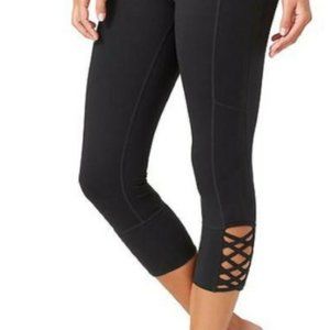 NEW WITH TAGS!  ATHLETA MIND OVER MAT CAPRI.  SIZE XS.  BLACK.